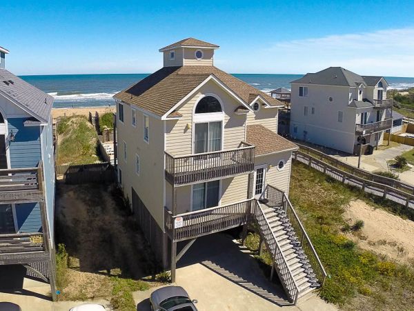 Coastal 7 Bedroom Vacation Rental in Nags Head