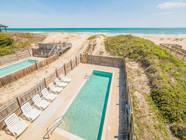 Coastal 7 Bedroom Vacation Rental in Nags Head
