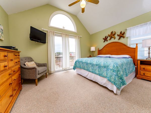 Coastal 7 Bedroom Vacation Rental in Nags Head