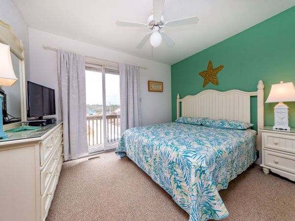 Coastal 7 Bedroom Vacation Rental in Nags Head
