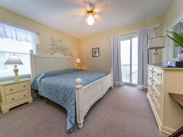 Coastal 7 Bedroom Vacation Rental in Nags Head