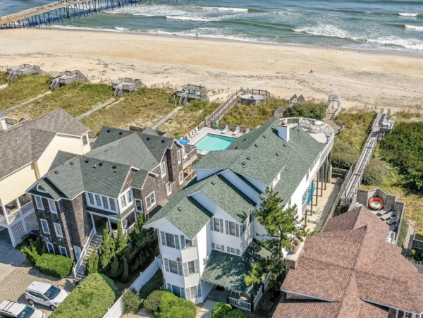 5,000 sq ft Nags Head Beach House Pool