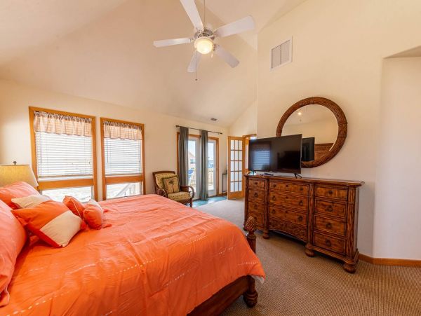 Perfect Getaway with Pool & Spa in Carova Beach Sleeps 14