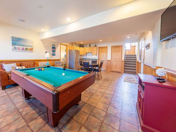 Perfect Getaway with Pool & Spa in Carova Beach Sleeps 14