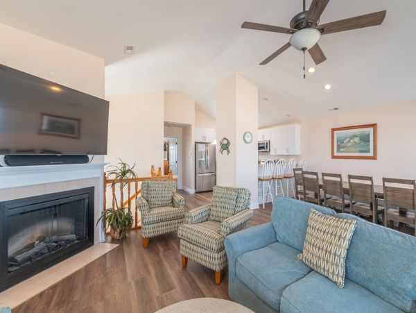 Spacious Nags Head Rental: Beach Access & Game Room