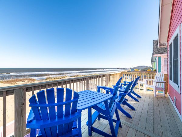 Spacious Nags Head Rental: Beach Access & Game Room