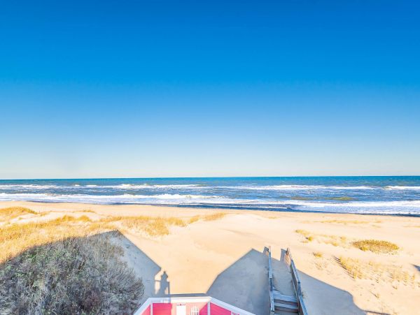 Spacious Nags Head Rental: Beach Access & Game Room