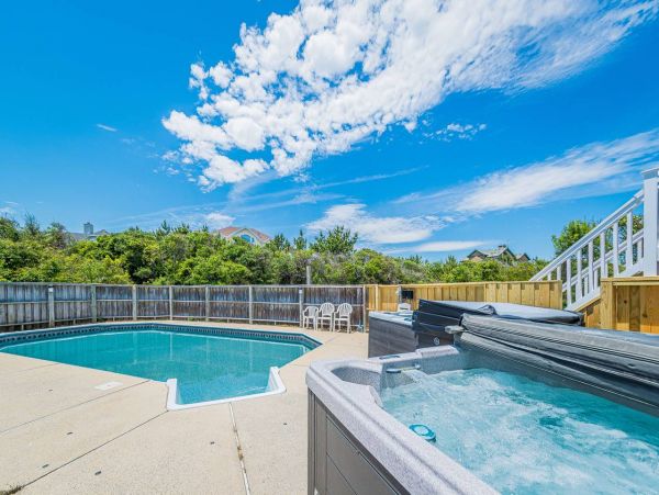 12-Bedroom Oasis in Corolla - Perfect for Gatherings & Celebrations
