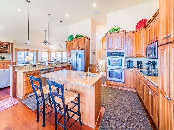 Semi-Oceanfront 6 Bedroom Vacation Rental in Carova Beach