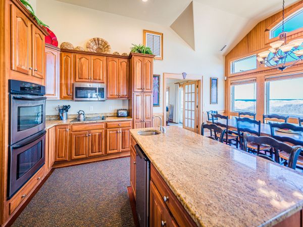 Semi-Oceanfront 6 Bedroom Vacation Rental in Carova Beach