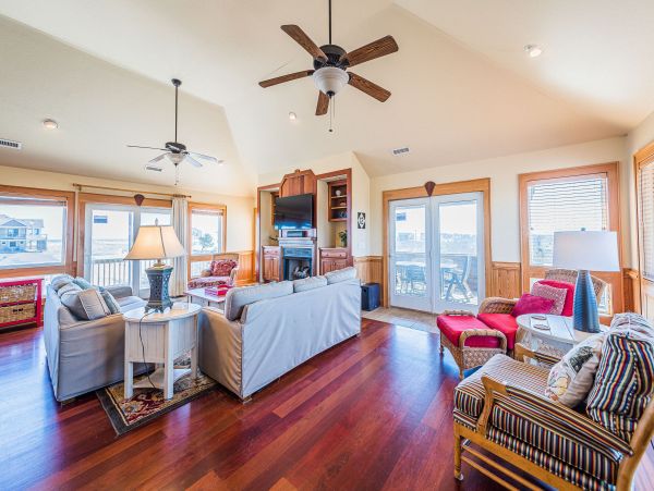 Semi-Oceanfront 6 Bedroom Vacation Rental in Carova Beach
