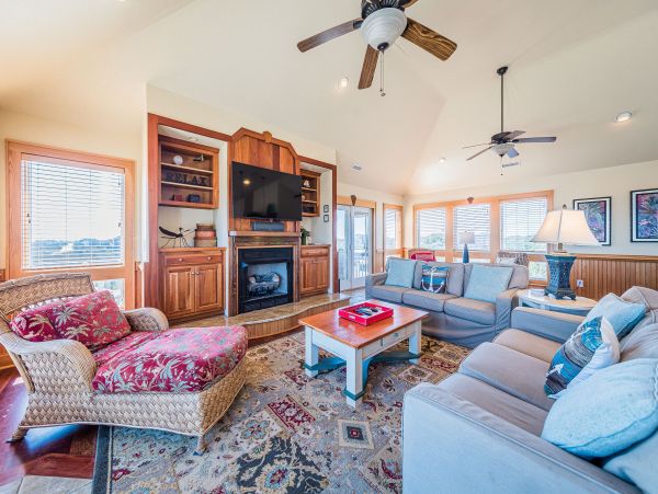 Semi-Oceanfront 6 Bedroom Vacation Rental in Carova Beach