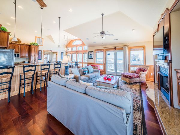Semi-Oceanfront 6 Bedroom Vacation Rental in Carova Beach