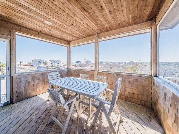 Semi-Oceanfront 6 Bedroom Vacation Rental in Carova Beach