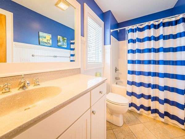 Semi-Oceanfront 6 Bedroom Vacation Rental in Carova Beach