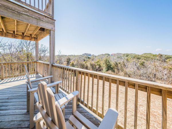 Semi-Oceanfront 6 Bedroom Vacation Rental in Carova Beach
