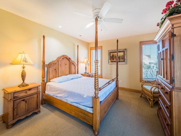 Semi-Oceanfront 6 Bedroom Vacation Rental in Carova Beach