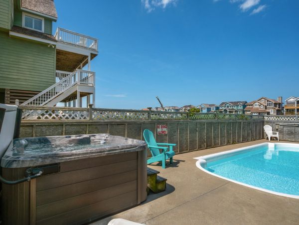 Wonderful Seven Vacation Home Steps from the Beach