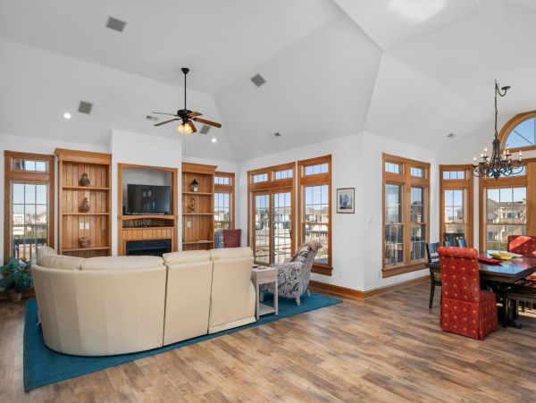 Wonderful Seven Vacation Home Steps from the Beach