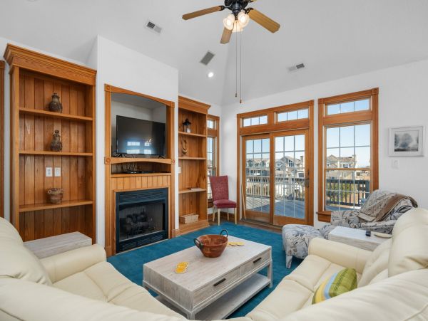 Wonderful Seven Vacation Home Steps from the Beach