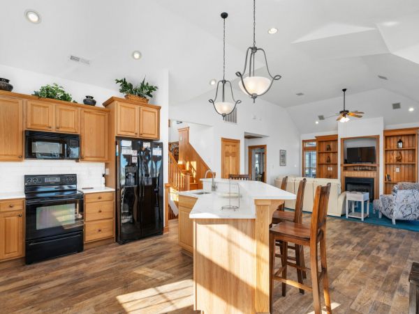 Wonderful Seven Vacation Home Steps from the Beach
