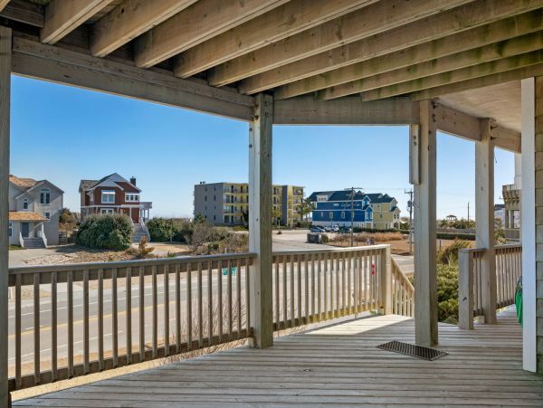 Wonderful Seven Vacation Home Steps from the Beach