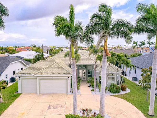 Cape Coral's  Wonderful Home with Four Bedrooms