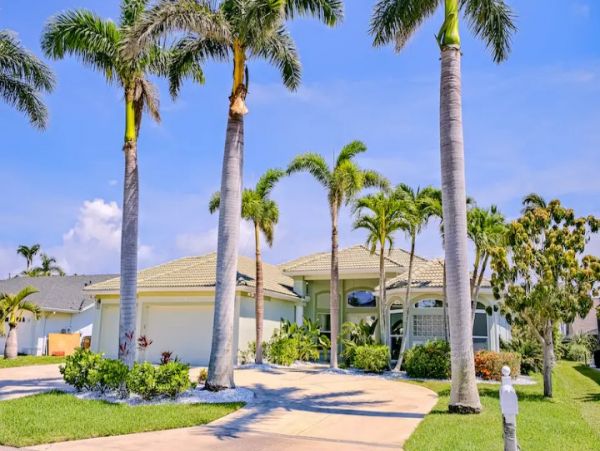 Cape Coral's  Wonderful Home with Four Bedrooms