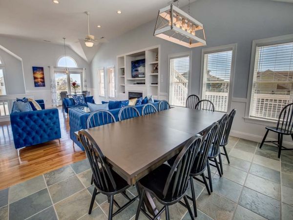 Beautiful Corolla Vacation Getaway with 9 Bedrooms