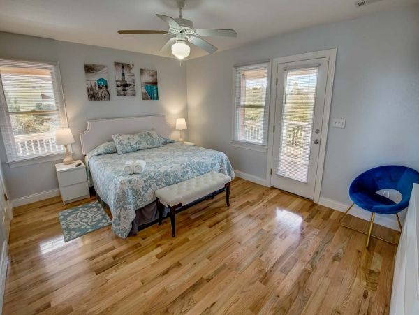 Beautiful Corolla Vacation Getaway with 9 Bedrooms