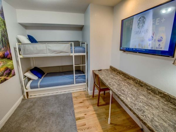 Beautiful Corolla Vacation Getaway with 9 Bedrooms