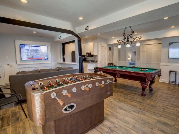 Beautiful Corolla Vacation Getaway with 9 Bedrooms