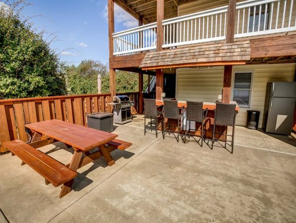 Beautiful Corolla Vacation Getaway with 9 Bedrooms