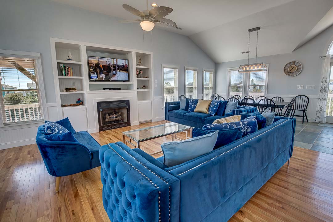 Beautiful Corolla Vacation Getaway with 9 Bedrooms