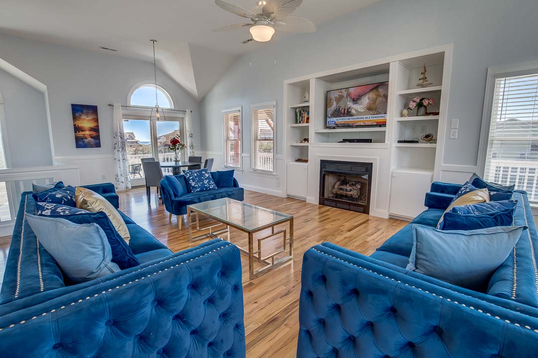Beautiful Corolla Vacation Getaway with 9 Bedrooms