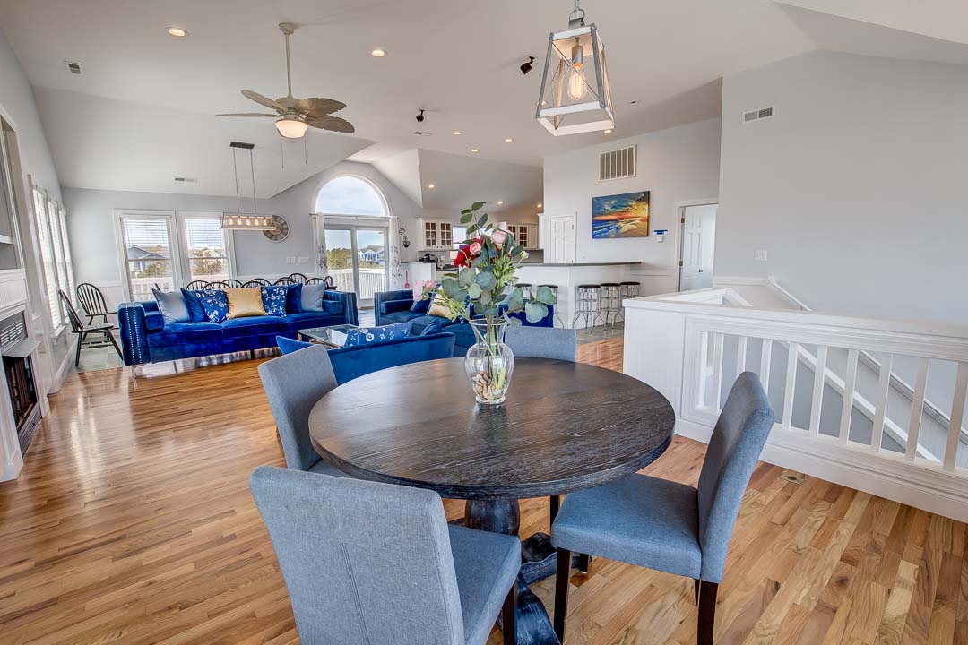 Beautiful Corolla Vacation Getaway with 9 Bedrooms