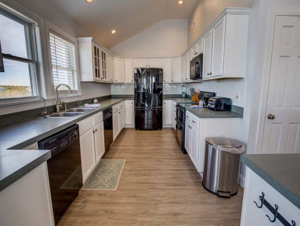 Beautiful Corolla Vacation Getaway with 9 Bedrooms