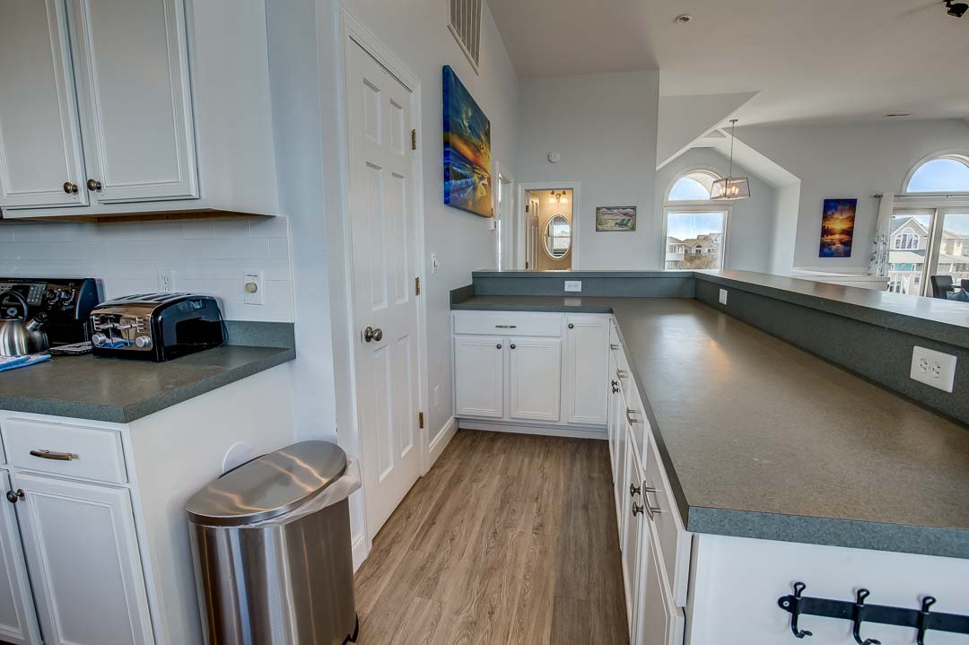 Beautiful Corolla Vacation Getaway with 9 Bedrooms