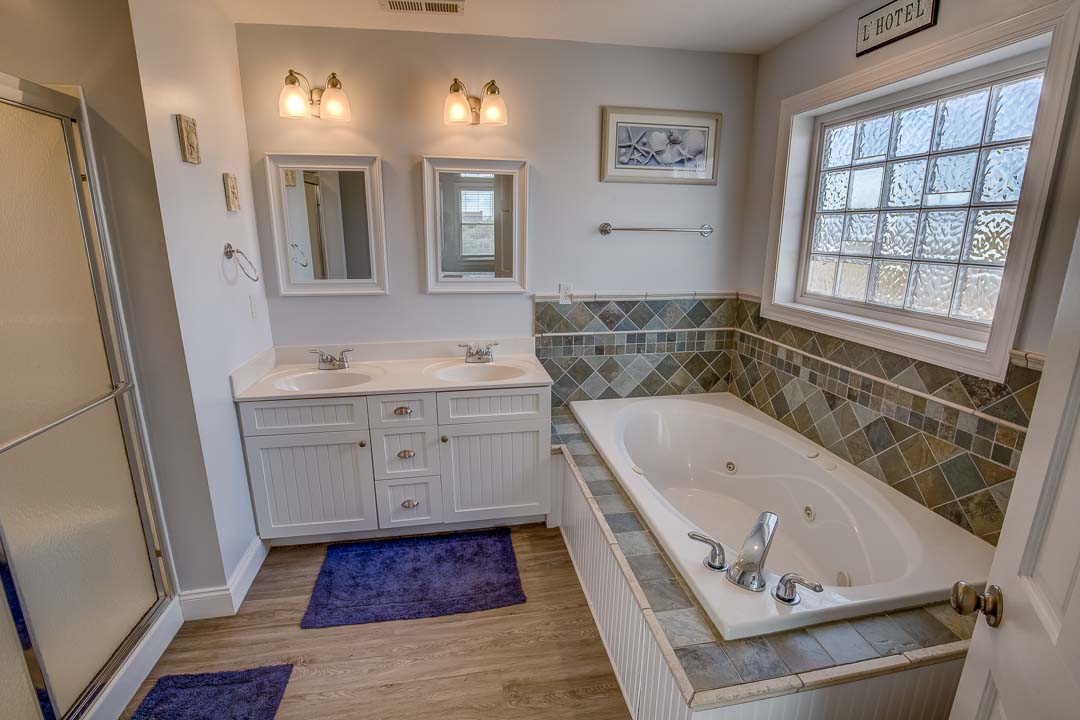 Beautiful Corolla Vacation Getaway with 9 Bedrooms