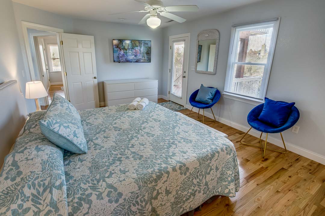 Beautiful Corolla Vacation Getaway with 9 Bedrooms