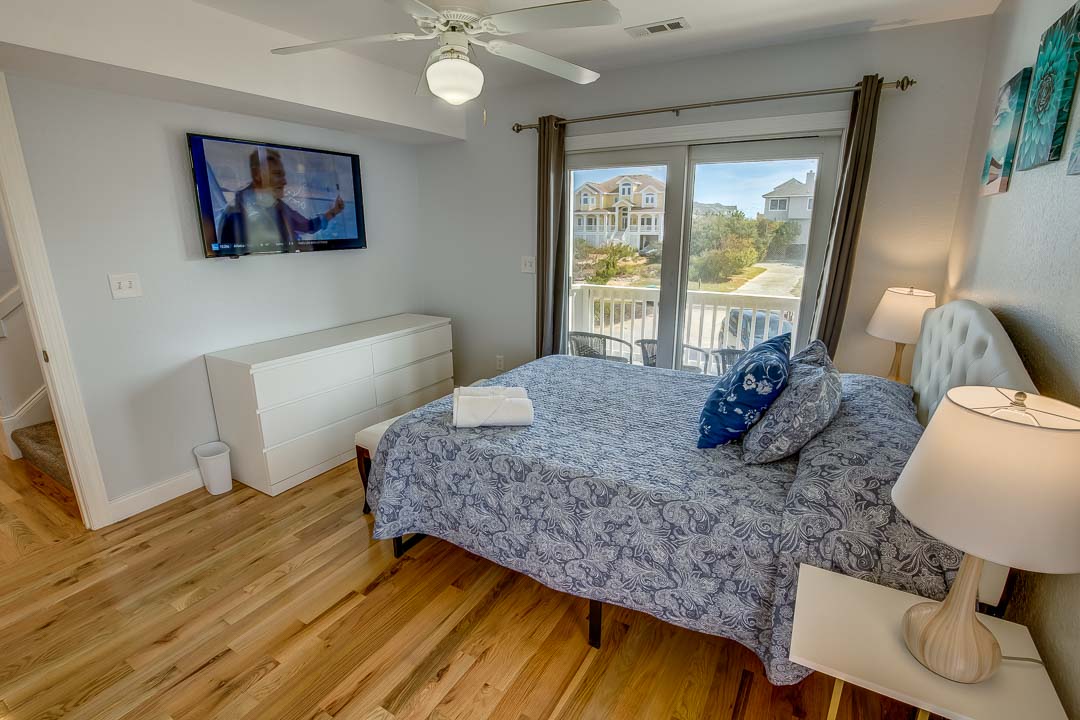 Beautiful Corolla Vacation Getaway with 9 Bedrooms