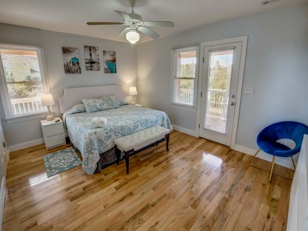 Beautiful Corolla Vacation Getaway with 9 Bedrooms