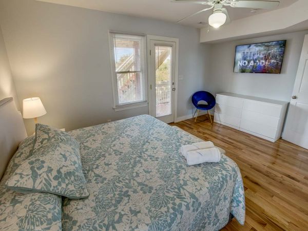 Beautiful Corolla Vacation Getaway with 9 Bedrooms