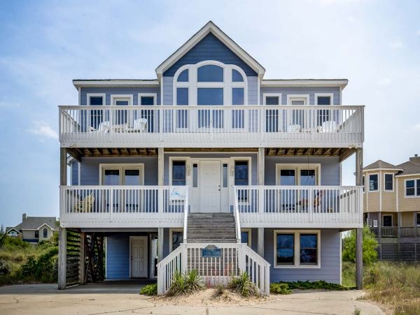 Corolla Vacation Home with 6 Bedroom, Private Pool & Hot Tub