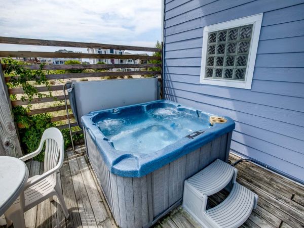 Corolla Vacation Home with 6 Bedroom, Private Pool & Hot Tub