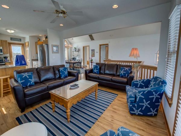 Corolla Vacation Home with 6 Bedroom, Private Pool & Hot Tub