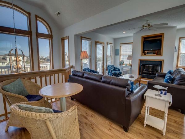 Corolla Vacation Home with 6 Bedroom, Private Pool & Hot Tub