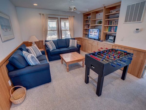 Corolla Vacation Home with 6 Bedroom, Private Pool & Hot Tub
