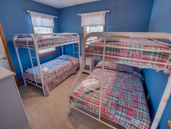 Corolla Vacation Home with 6 Bedroom, Private Pool & Hot Tub