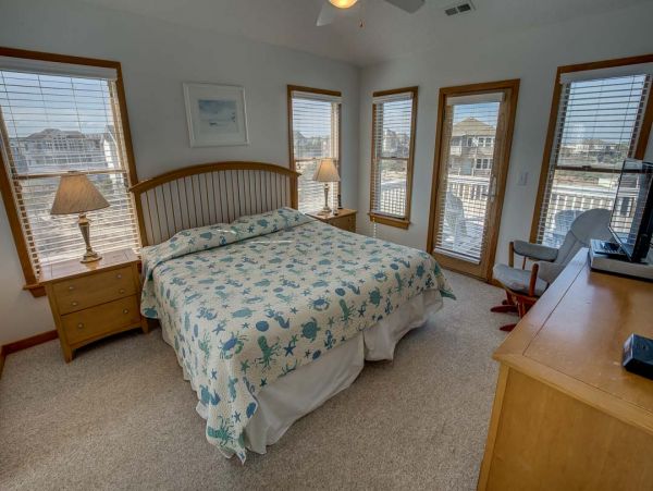 Corolla Vacation Home with 6 Bedroom, Private Pool & Hot Tub